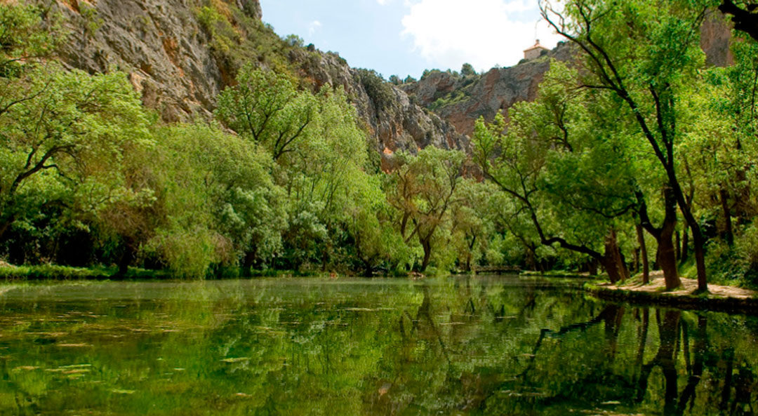 31 escapadas por espacios naturales inesperados de las Rutas del Vino de España